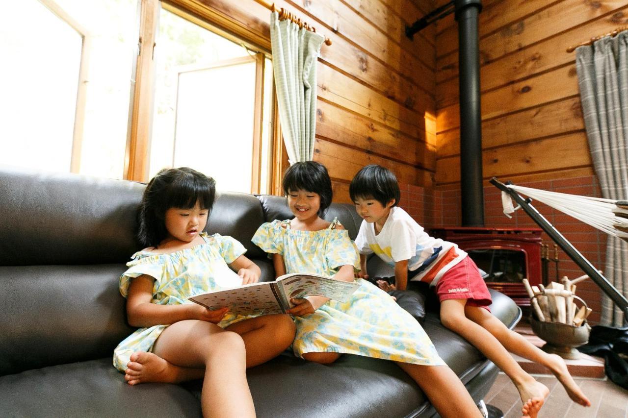 ログハウスせせらぎ Tsuru Ngoại thất bức ảnh