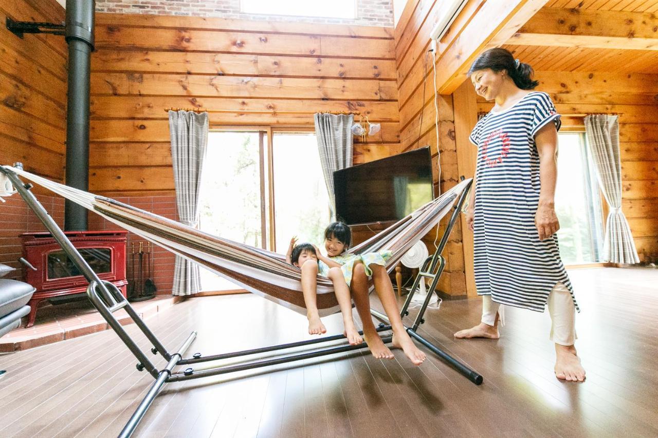 ログハウスせせらぎ Tsuru Ngoại thất bức ảnh